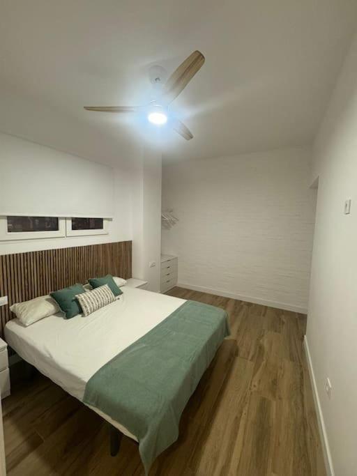 Gran Apartamento A Pie De Calle Valencia Exterior photo