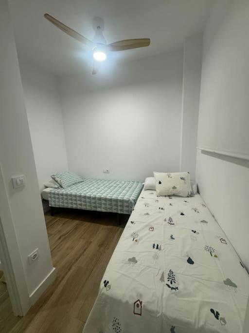 Gran Apartamento A Pie De Calle Valencia Exterior photo