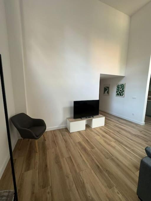 Gran Apartamento A Pie De Calle Valencia Exterior photo