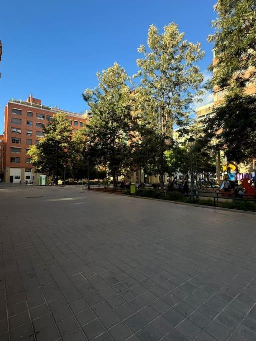 Gran Apartamento A Pie De Calle Valencia Exterior photo